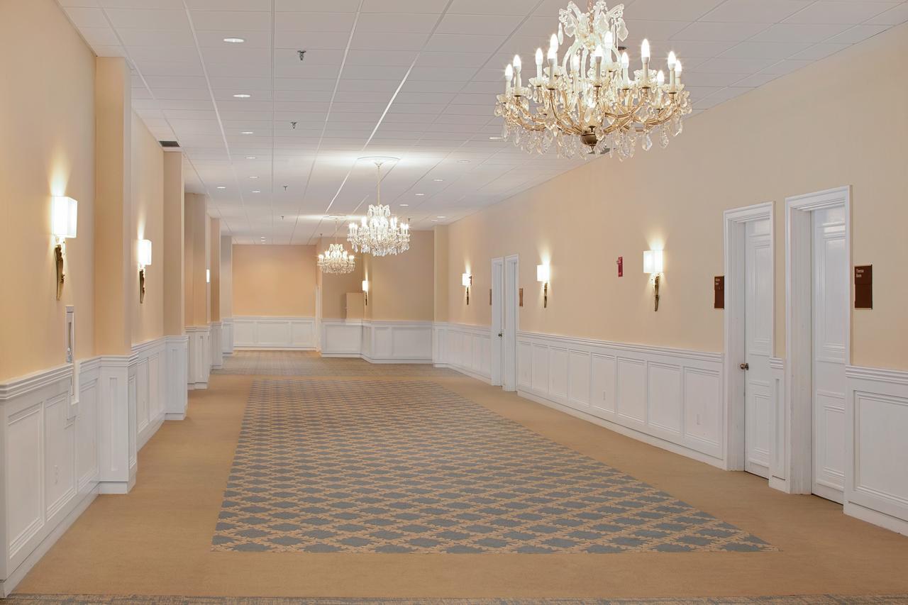 فندق ويستفورد ريجنسي إن ومركز المؤتمرات Westford المظهر الخارجي الصورة